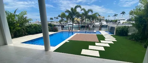 MAS POOL BUILDERS in Coral Springs
