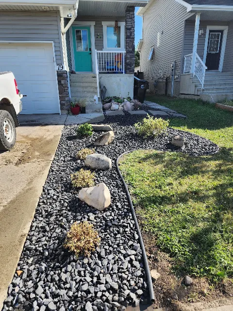 Straw Hats Landscaping Inc. in Leduc