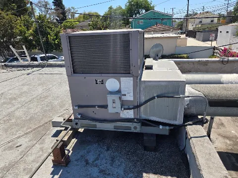Temp Kings Air in Pasadena
