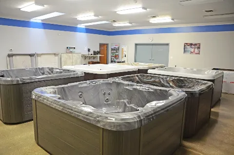 M & M Pools/Spas in Springfield