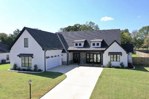 Meadows Homes photo 1