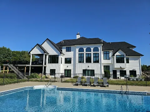 Clear Choice Exteriors & Bath Makeover photo 1