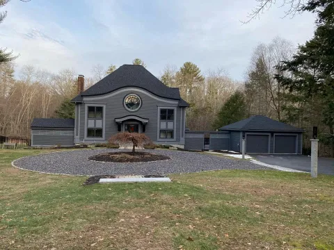 Apex Roofing & Restoration in Cambridge
