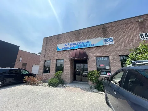 Halton Pools N' Spas Ltd in Milton