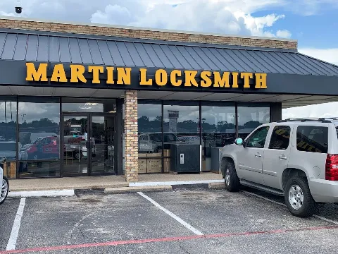 Martin Locksmith photo 1
