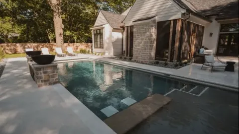 Icon Pools, LLC in Lee's Summit