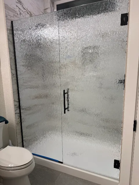 PNW GLASS & MIRROR in Vancouver