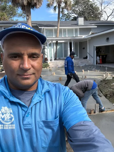 2 Men Concrete photo 1