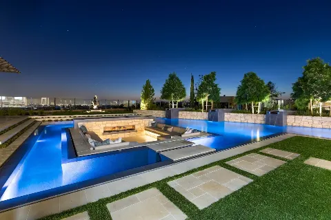 Splash Pools & Construction photo 1