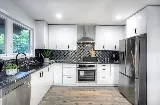 Nyce Renos photo 3