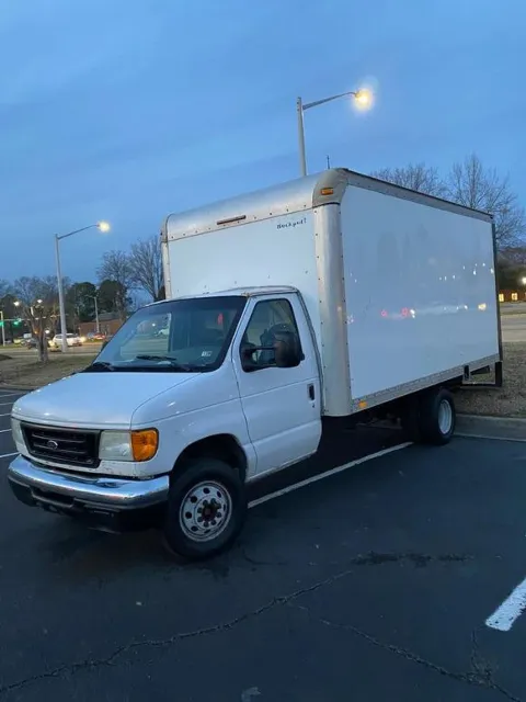 M & M Delivery Service in Newport News
