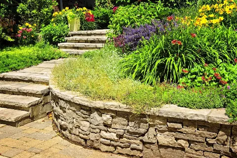 Chizmar Landscaping in Bloomington