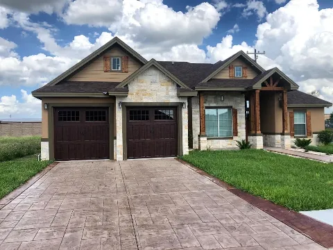 Jesse's Garage Door & Gate Service in McAllen