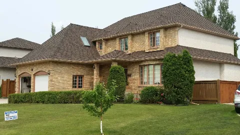 Charleswood Roofing & Exteriors photo 1
