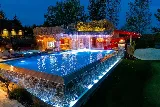 New Wave Pools & Spas Inc