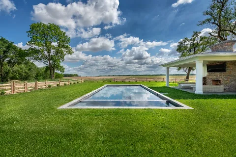 Oasis Pools in Belleville
