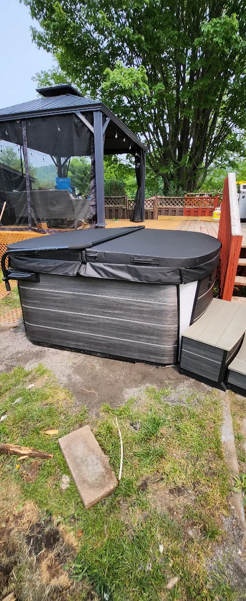 Southside Pools & Spas-Skilbuilders Ltd in North Bay