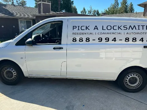 Pick A Locksmith in Thousand Oaks