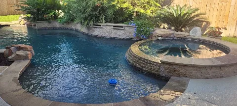 Hang Ten Pool Service photo 1
