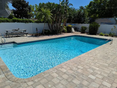 Jonny’s pool cleaning photo 1