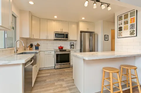 Pivotto's Renovation INC in Honolulu