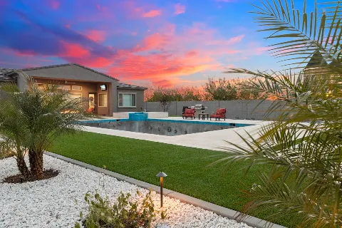 Diamond Stone & Synthetic Grass in Phoenix