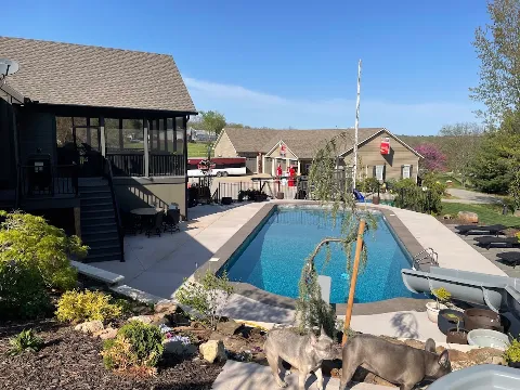 Elite Pool Service in Blue Springs
