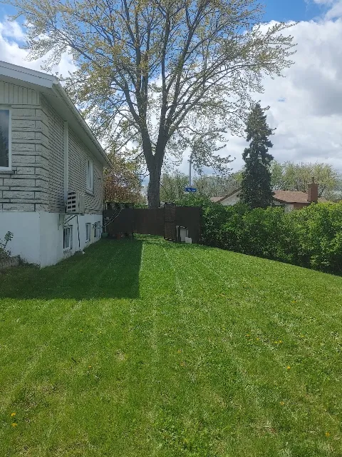 Les Maîtres Des Abris in Laval