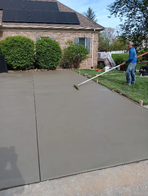 DA Concrete & Landscape LLC in Belleville