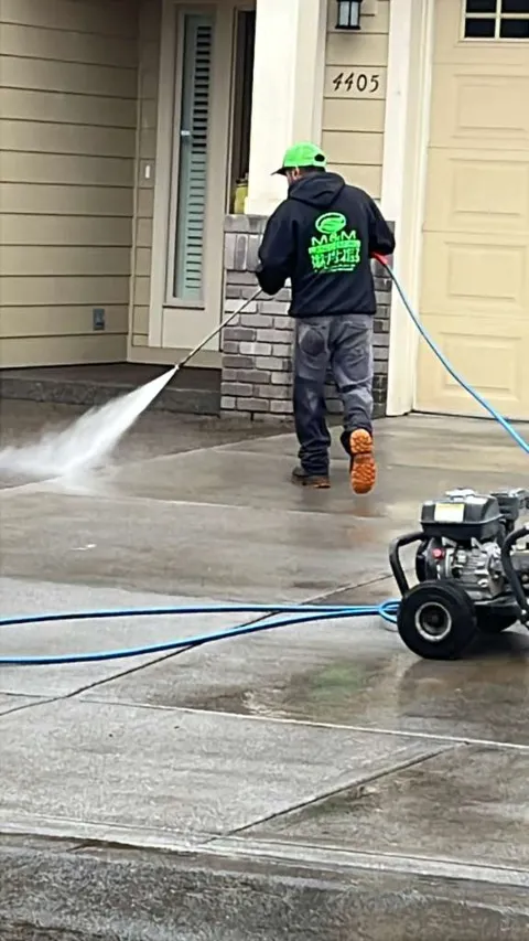 M&M Landscaping LLC photo 1