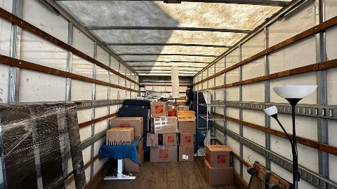 I&T Excellent Movers North Van photo 1
