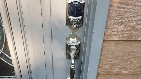 M & B Lock And Door Repair photo 1