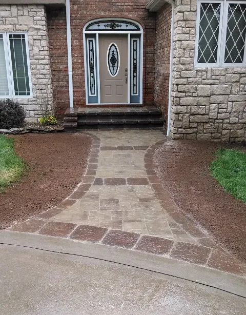 Custom Creations Landscaping & Lawn in Springfield