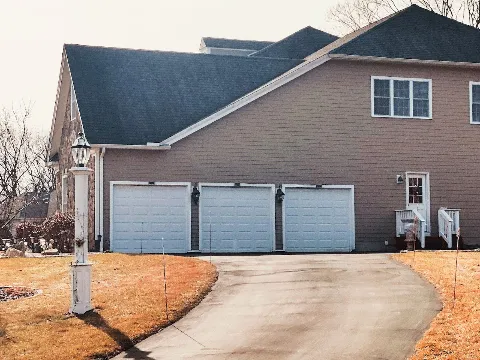 Garage Door Professionals in Northampton