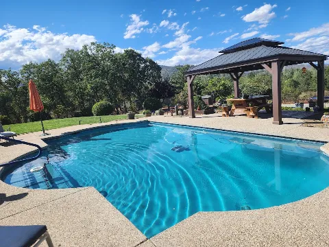 Blue Diamond Pools Inc photo 1