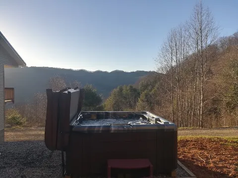 Mountain Leisure Hot Tubs in Asheville