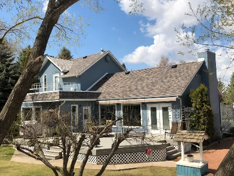 Top House Roofing in Lethbridge