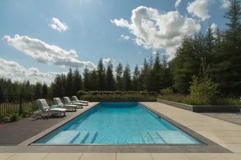 Dream Pools Ltd. in Burlington