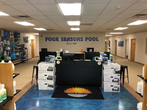 Four Seasons Pool in Saint Charles