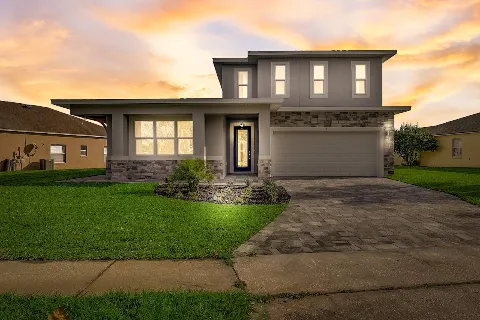 Queen Homes photo 1