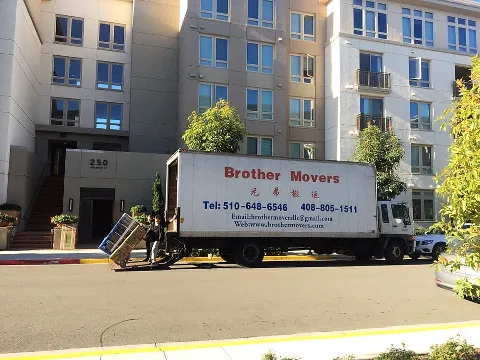 Brother Movers LLC in Fremont