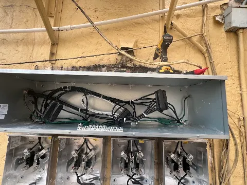 Rizo Electric Inc in Miami