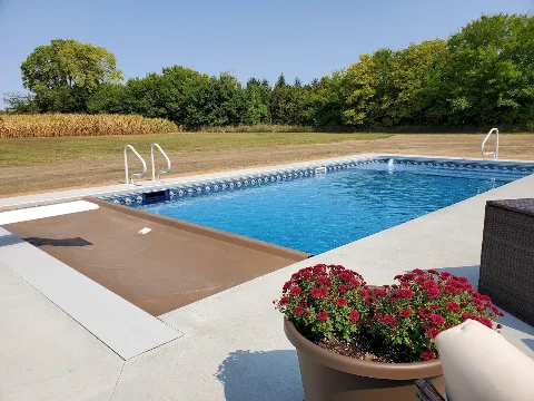 Daudelin Pool Services / Builder in Toledo