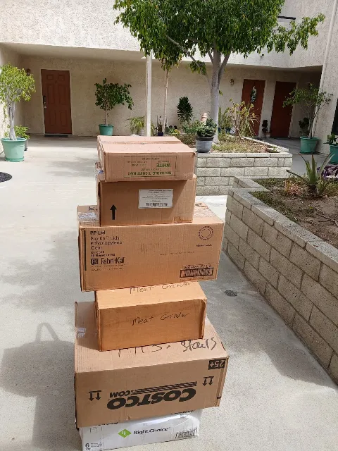 Royal Moving & Storage Orange County in Santa Ana