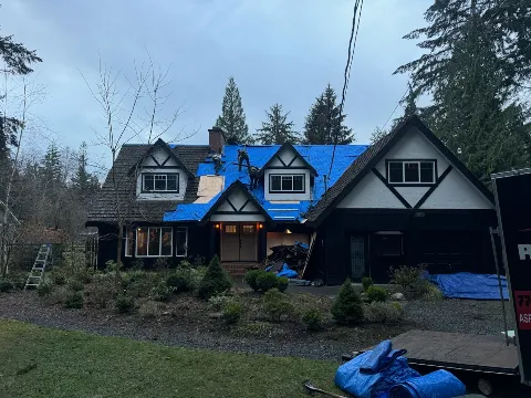 Robbins Roofing & Contracting in Courtenay