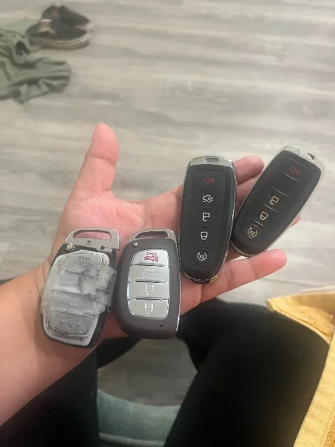 1 Stop Lock & Key photo 1