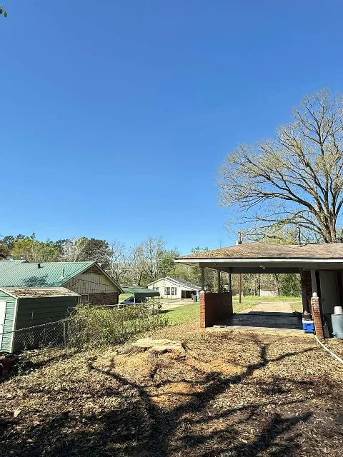 Aguilar Lawn and Landscape in Shreveport