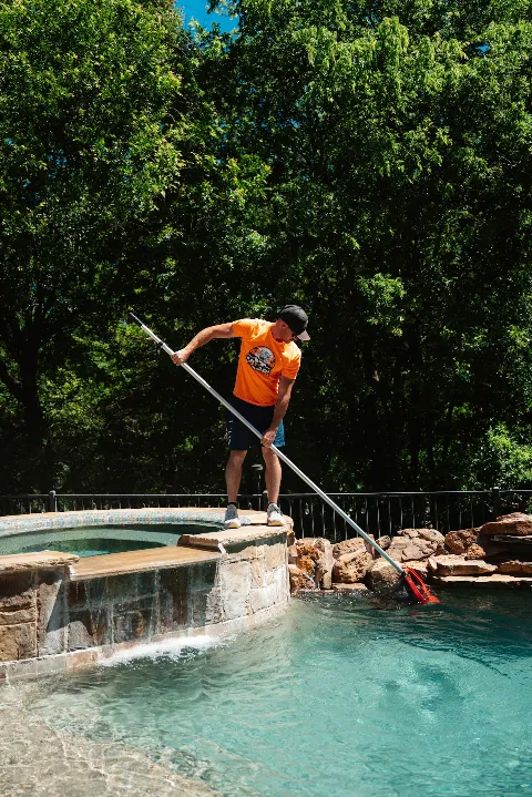 Safari Pool Service in Irving