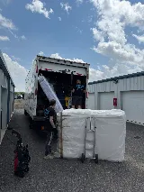 Tuji Moving photo 4