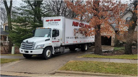 Mad City Moving photo 1